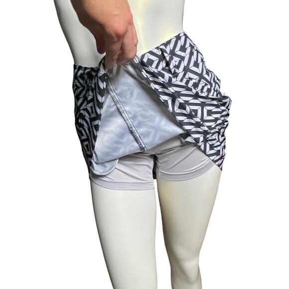 N'vo by Lancot Women's Black and White Geometric Print Skirt Size 4 - Picture 11 of 13